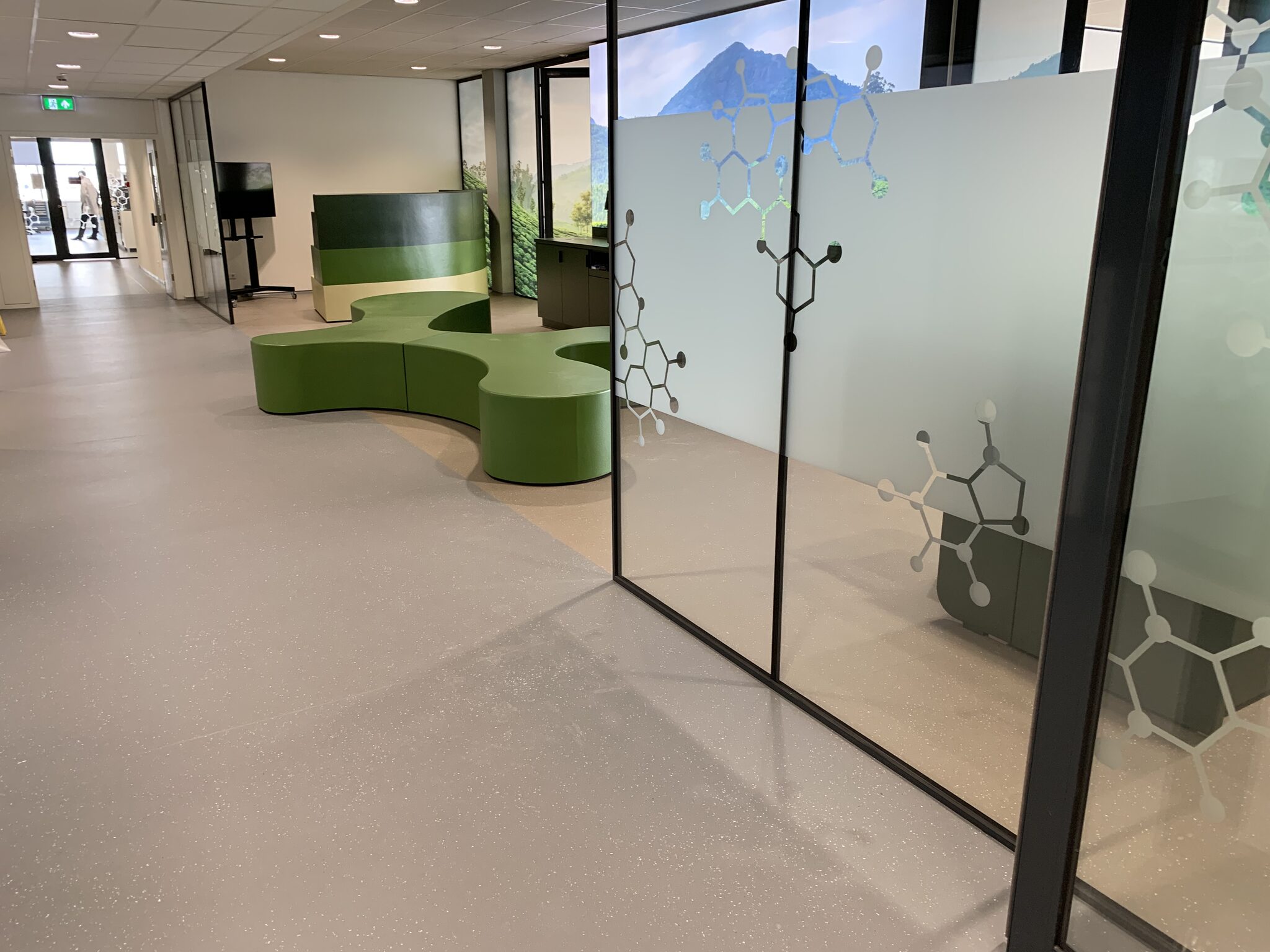 PVC Tarkett vloer bedrijfspand Utrecht - foto 10