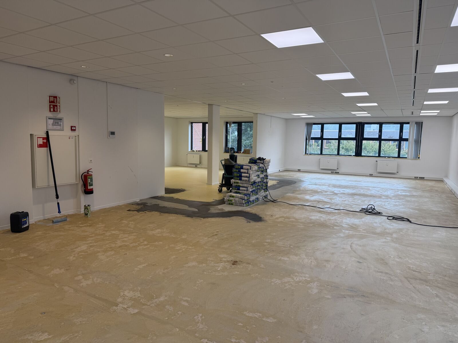 PVC visgraat vloer kantoorpand Arnhem - foto 3