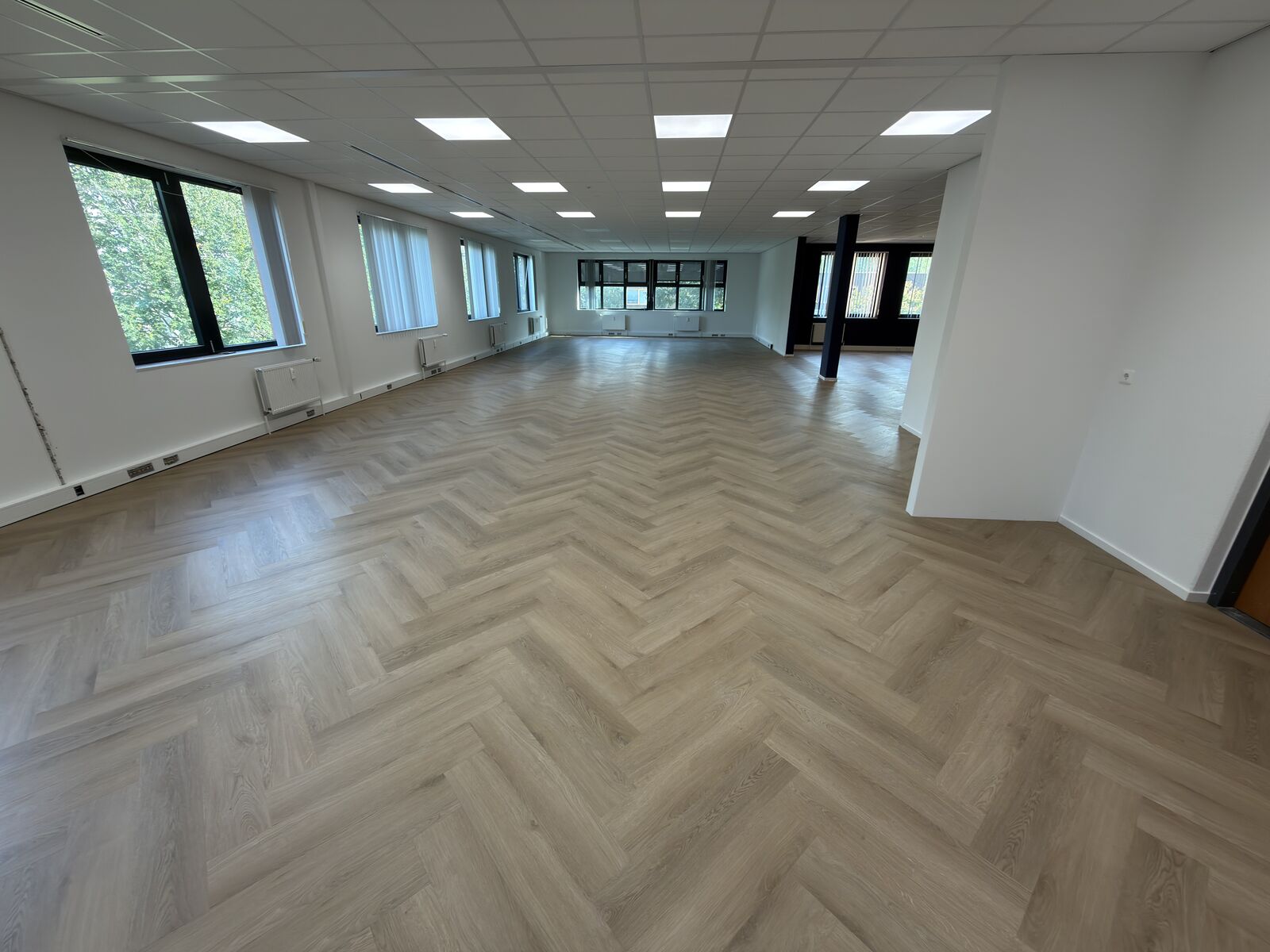 PVC visgraat vloer kantoorpand Arnhem - foto 14