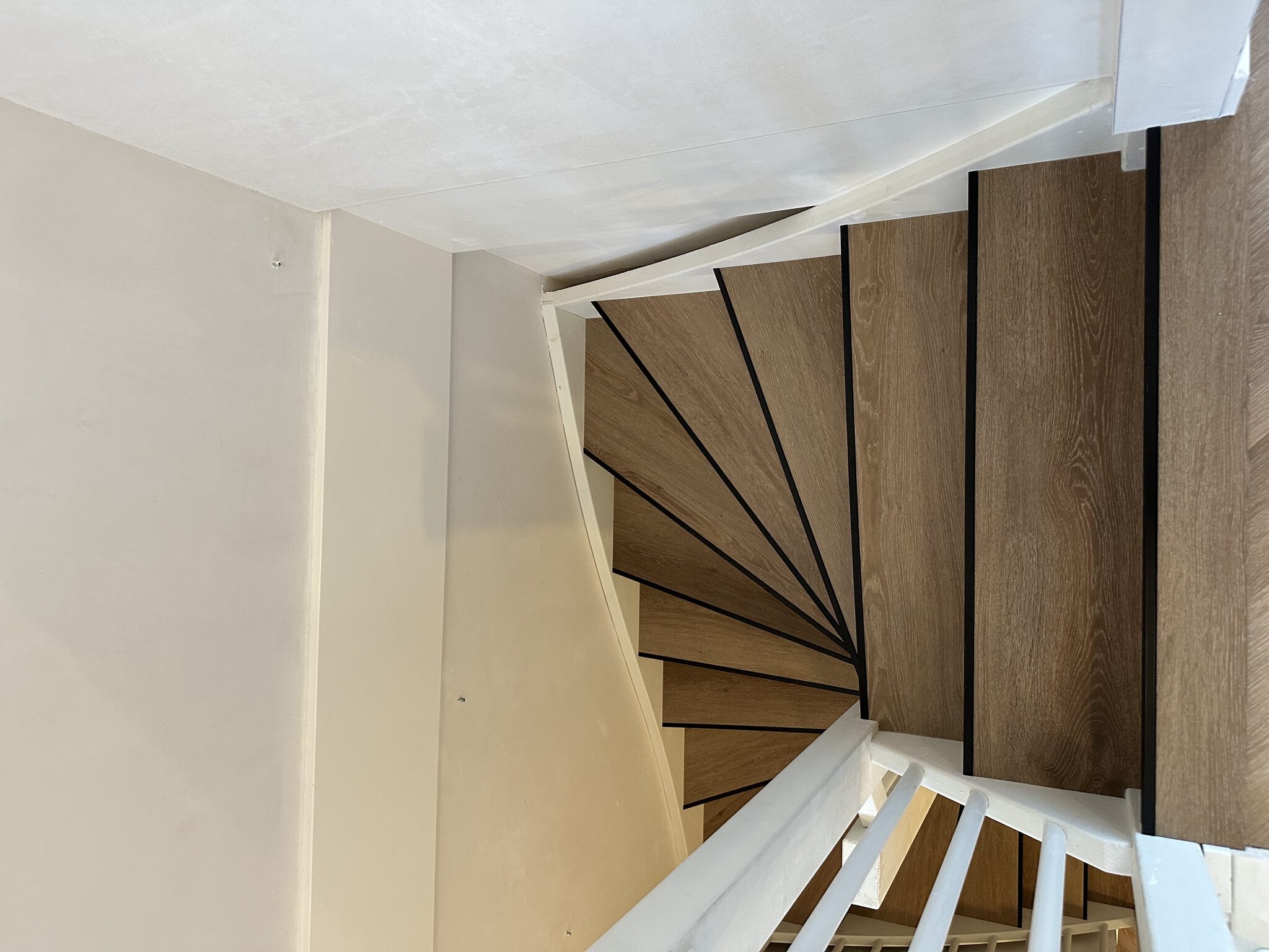 PVC visgraat vloer en traprenovatie Almere - foto 6