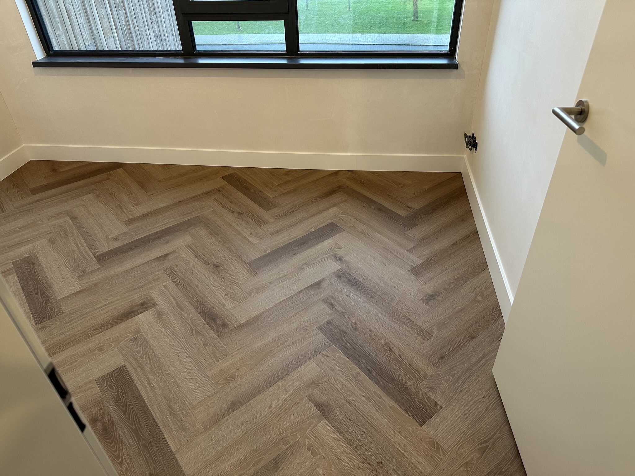 PVC visgraat vloer en traprenovatie Almere - foto 11